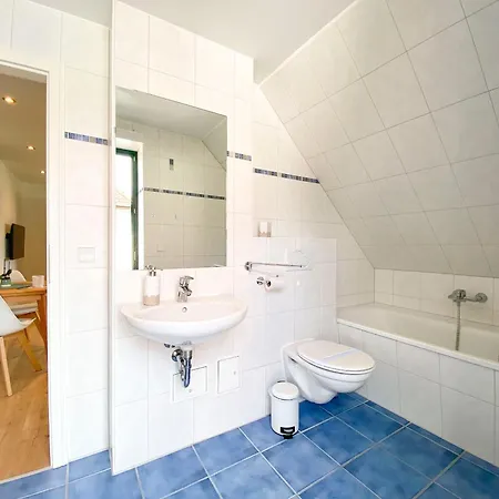 Haus Am Kleinen Hafen No 3 Born